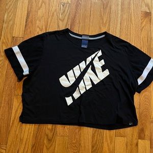 Nike tee